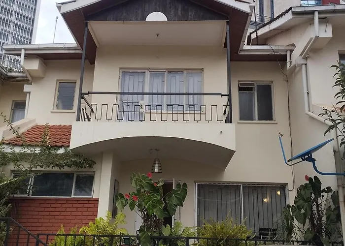 Upper Hill 3 Bedroom With Car And Driver Nairobi