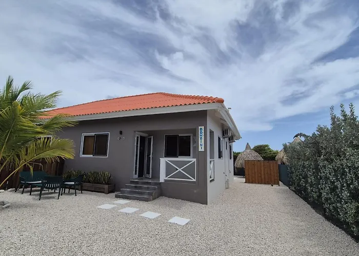 Wine Down Vacation Homes Willemstad