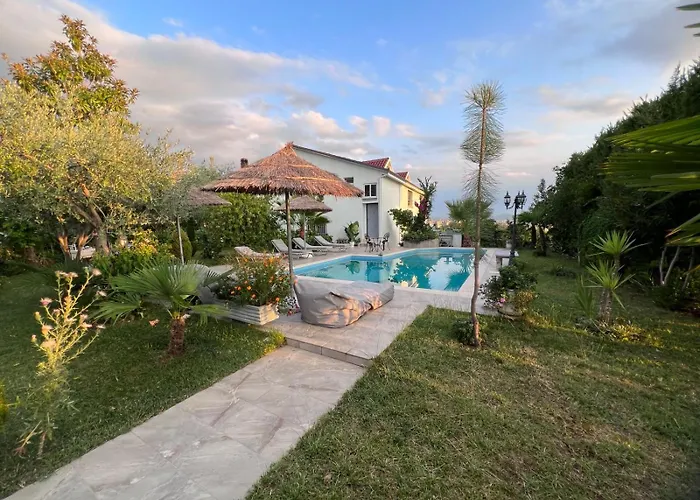 Luxury Villa - Dar Al Shams 01 Tirana