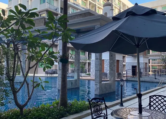 Pool Access Room In Arcadia Pattaya