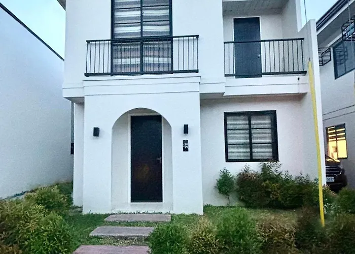 Elisa'S 3 Bedroom With Pool San Pablo City
