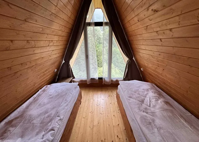 Rock Cabins Svaneti Mestia