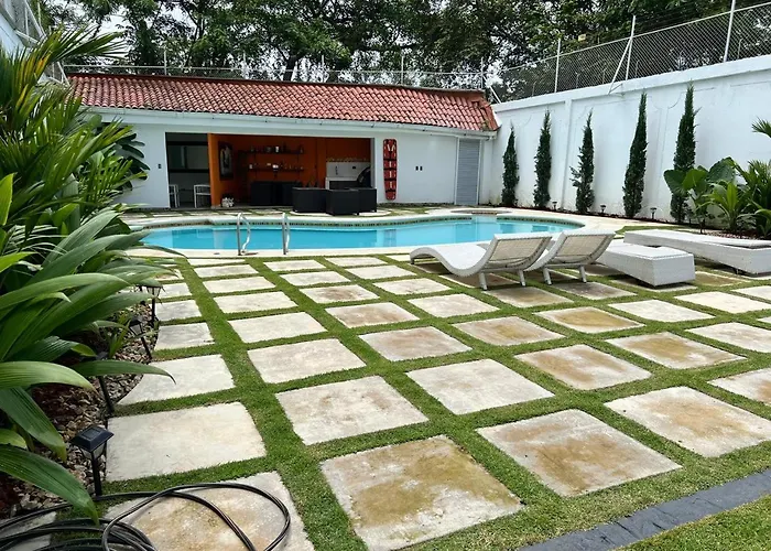 Villa Moderna Con Piscina Y Espacios Sociales Cali