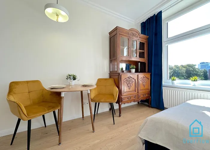 Seredino Navy Apartment- Modern Comfort In A Quiet Location, 5 Minutes To Gdansk Old Town & Seaside