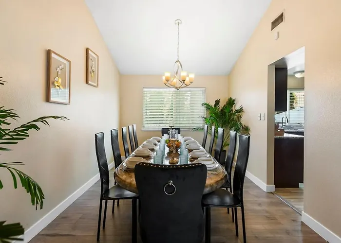 Villa 6 Beds 3 Baths Pool Bbq Near The Strip Las Vegas