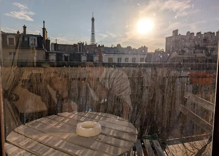 Ferienwohnung Vintage Pied-a-Terre - Eiffel Tower View Paris