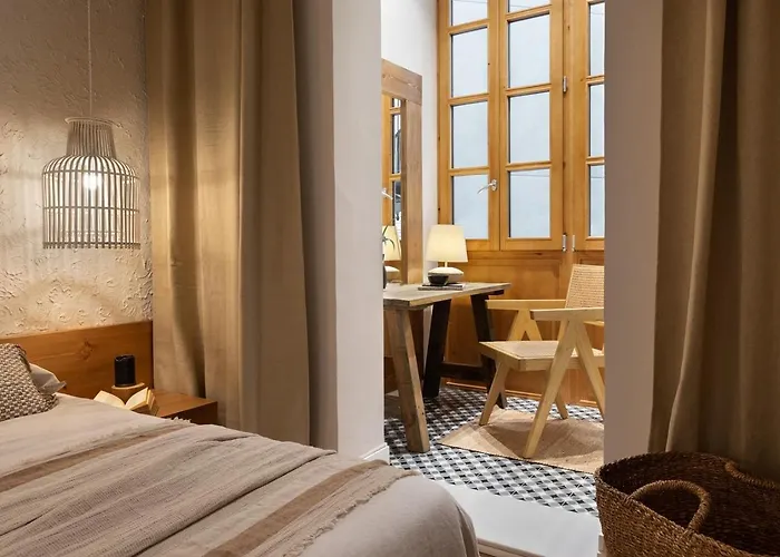 Malay - 3 Bedrooms In Eixample Dreta Barcelona