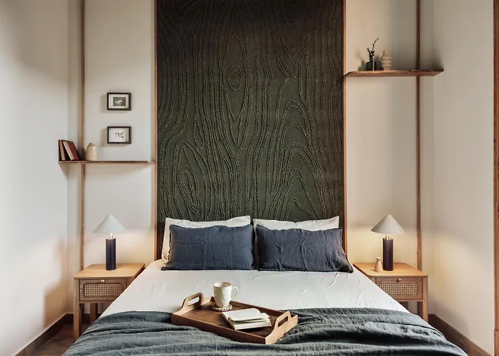 Ada - 2 Bedrooms And Balcony In Eixample Dreta Barcelona