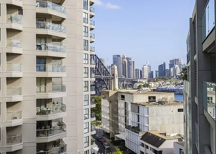 1 Stop To Cbd - 3 Mins Walk Train - Milsons Point Sydney