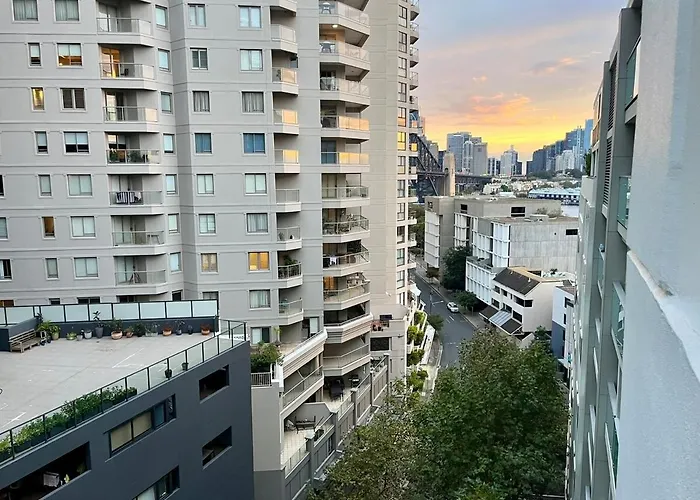 1 Stop To Cbd - 3 Mins Walk Train - Milsons Point Sydney