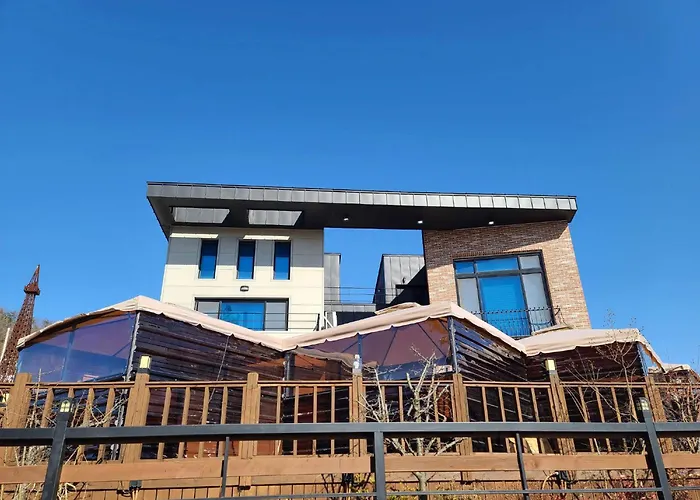 Gyeongju Art Hill Family Group Pet-Friendly Pension