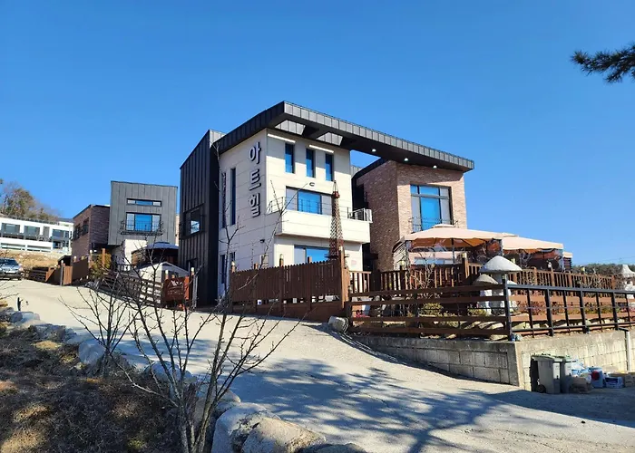 Gyeongju Art Hill Family Group Pet-Friendly Pension