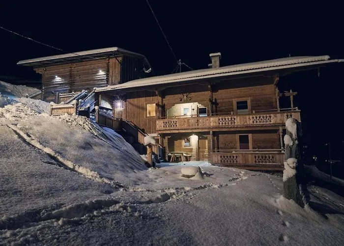 Jogglelerhof Comfortable Holiday Residence Finkenberg