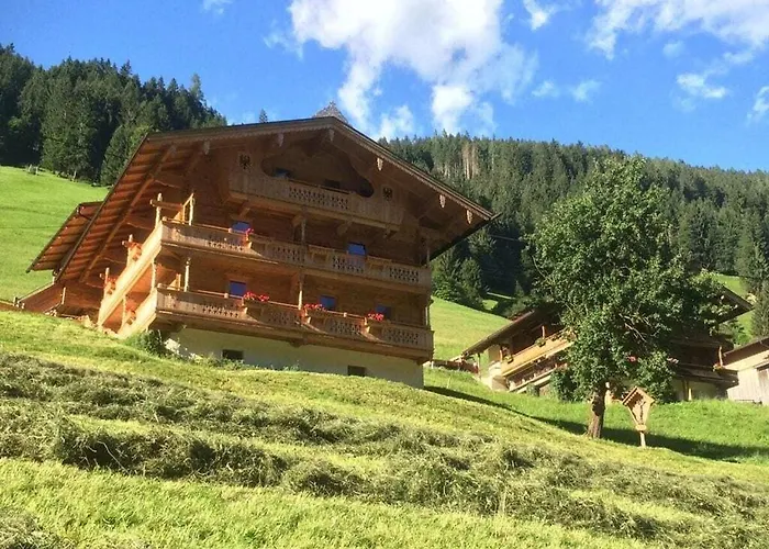Jogglelerhof Comfortable Holiday Residence Finkenberg