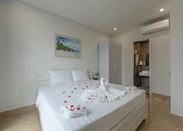 B&J Phu Quoc Hotel