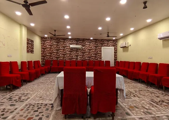 Hotel Swarna Palace Varanasi