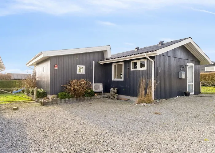 Holiday Home Gyrid - 150M From The Sea By Interhome Rønde