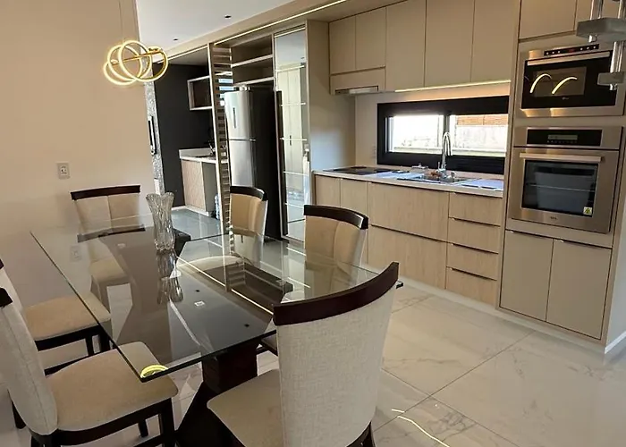 Casa Alto Padrao Com Piscina Perto Da Praia Florianópolis