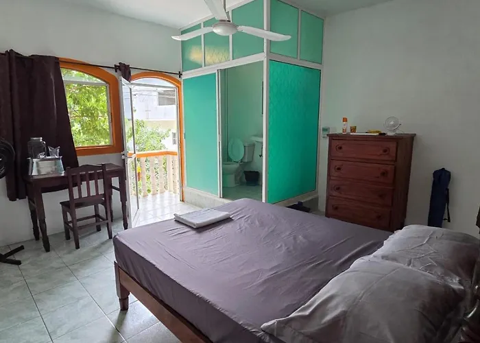Cukui Hostel & Coffeeshop Puerto Ángel