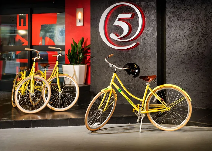 Staypineapple, Hotel Five, Downtown Seattle