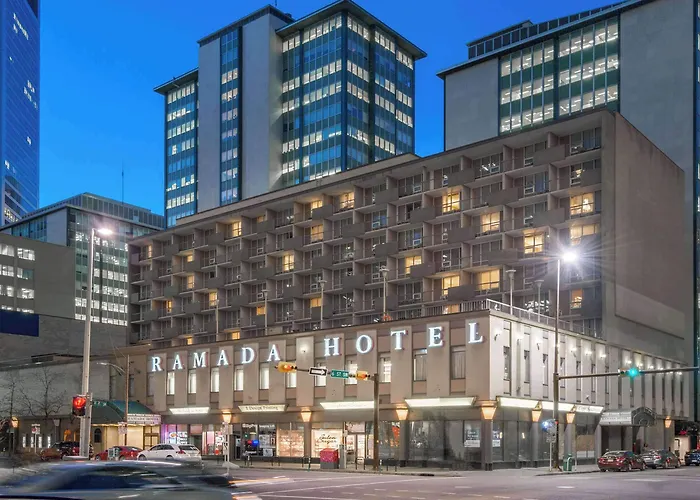 Hotel Ramada Plaza By Wyndham Calgary Downtown