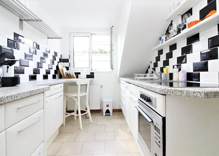 Light-Filled 4-Bedroom Attic Flat With Air Conditioning Wien