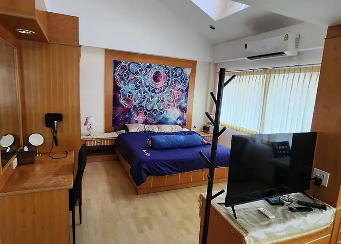 Jolly Guesthouse & Restaurant Pattaya