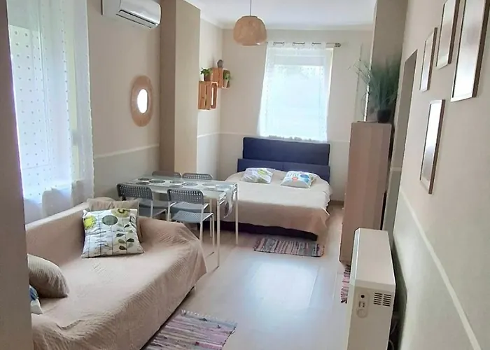Ferienwohnung Night Host Trzebnicka 56 Free Parking Breslau