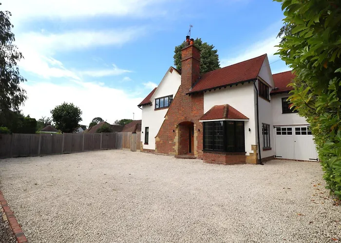 Beautiful Arts And Crafts Home East Grinstead