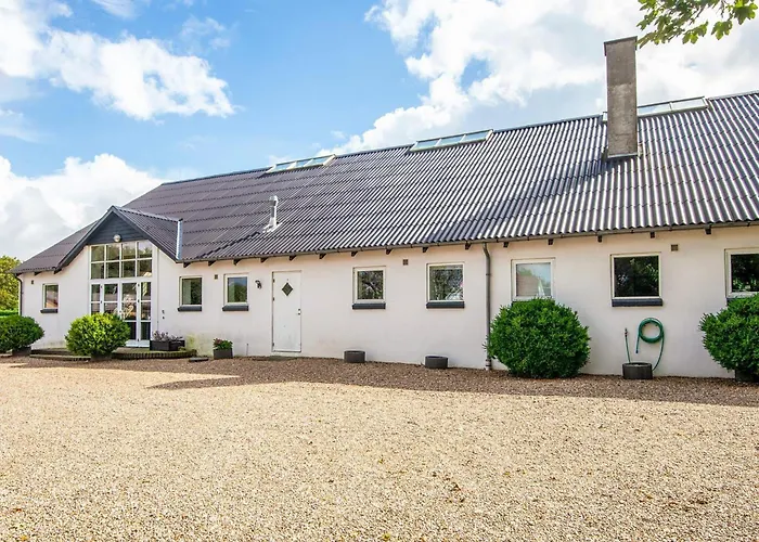 4 Star Holiday Home In Henne Henne Strand