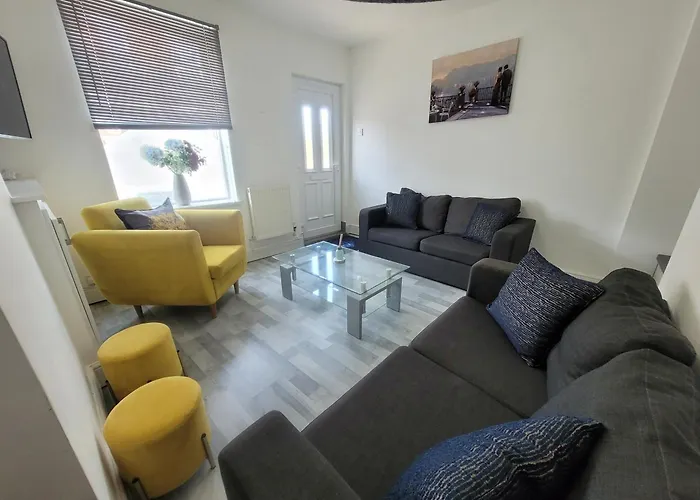 Ipswich 2-Bed Home Near Marina & Town - Free Parking