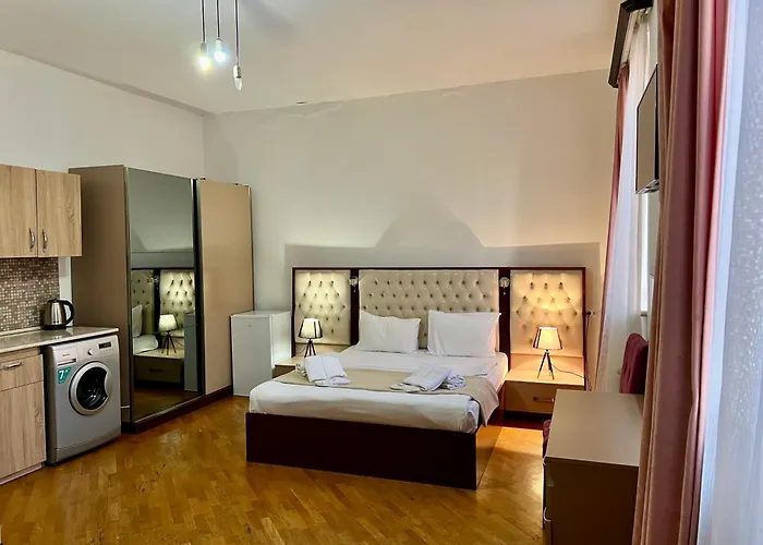 New Castle Hotel Erivan