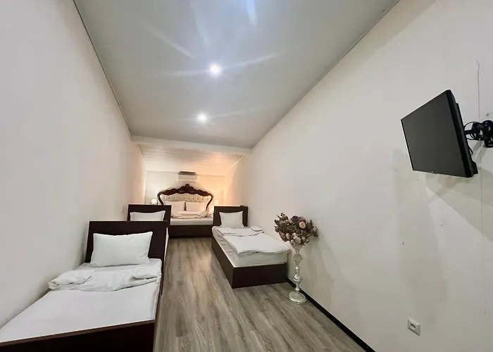 New Castle Hotel Erivan