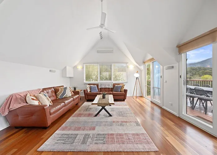 Jarrah Lodge - Sleeps 10 - Merrijig