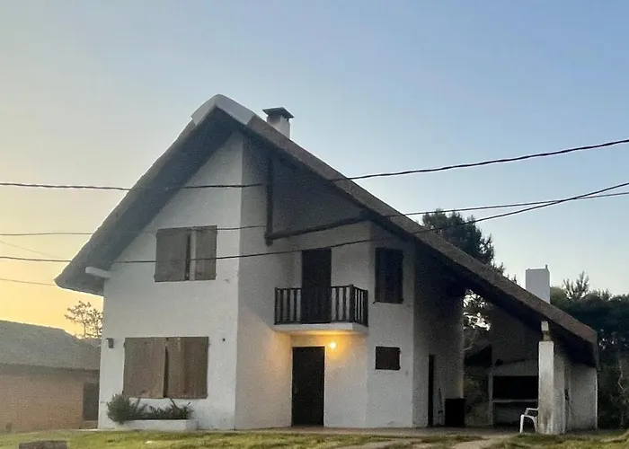 Very Spacious House, A Few Blocks From The Beach La Paloma
