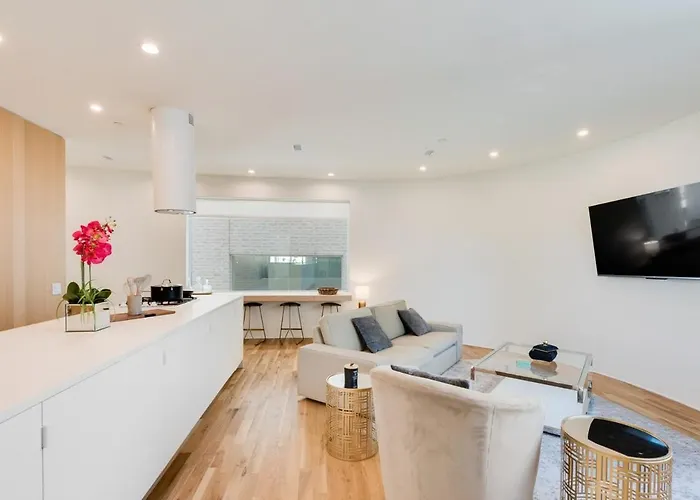 Villa Unique Round House, Near State Fair, Modern Luxury Dallas