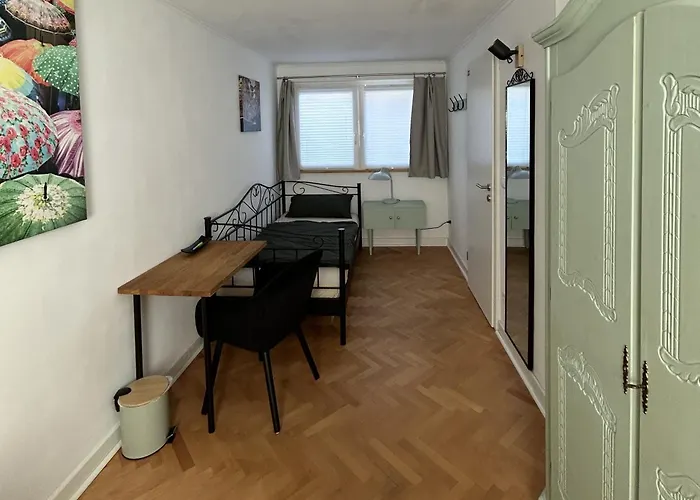 Private Zimmer mit eigener Küche und in Rheinnähe Bonn
