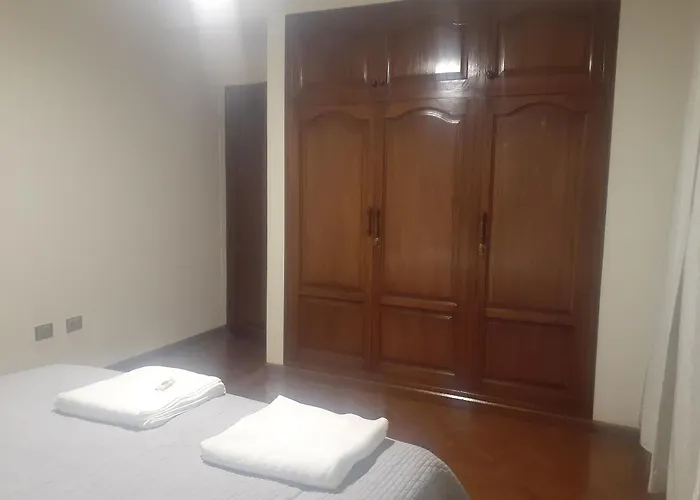 Casa Con 5 Dormitorios Cochabamba