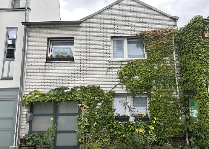 Private Zimmer mit eigener Küche und in Rheinnähe Bonn