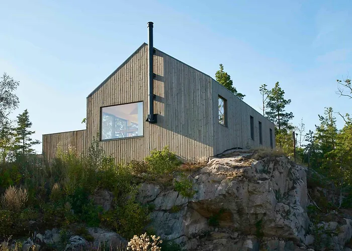 Architect-Designed Cabin By The Sea In Akvag Risør
