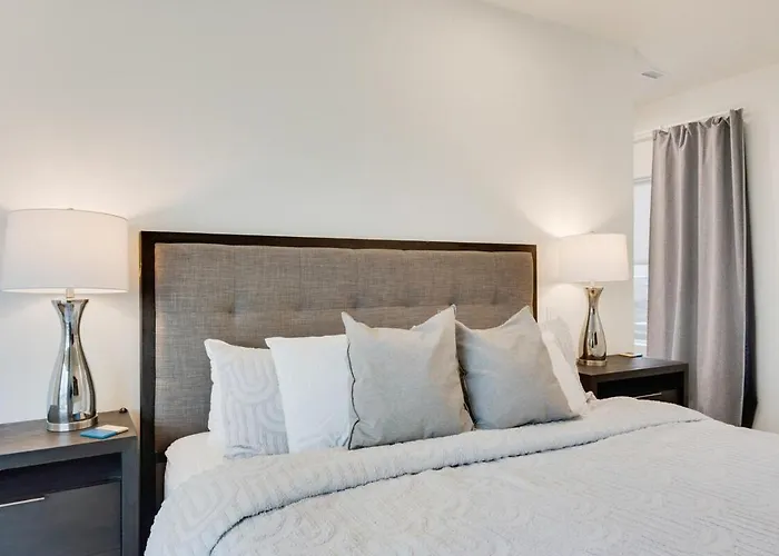 Villa Unique Round House, Near State Fair, Modern Luxury Dallas
