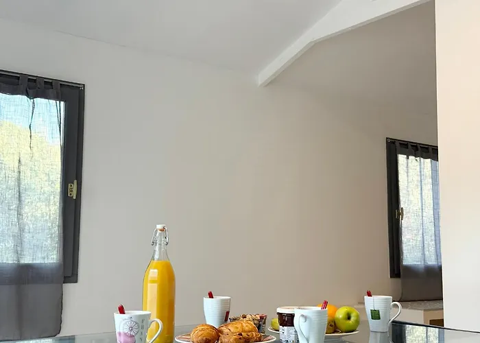 Charmant Chalet Avec Jardin Nizza