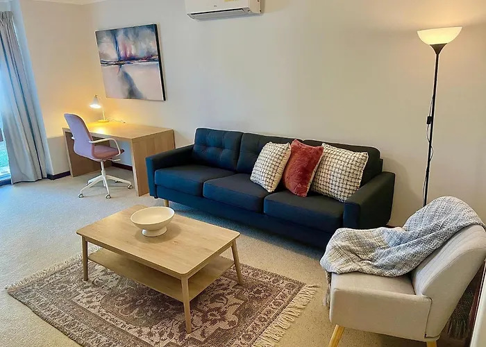 Pet Friendly 2Br Family Home In Shenton Park Perth