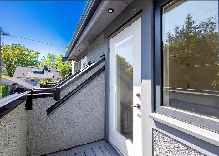 Villa Dunbar Brand-New Laneway House Vancouver