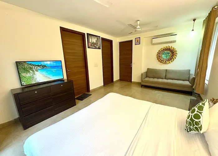 The Greendoor Villa - Veera Casa, Pool, Near Beach Vagator