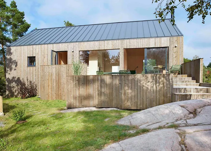 Architect-Designed Cabin By The Sea In Akvag Risør