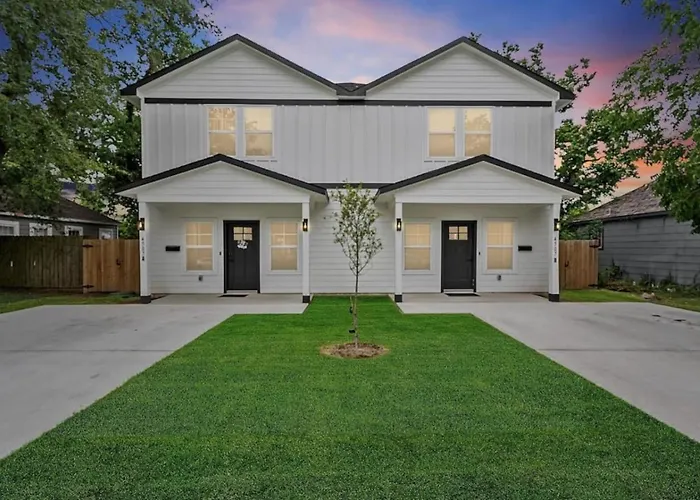 Houston Family Home With Gazebo, Fire Pit And Free Parking ,Near Downtown