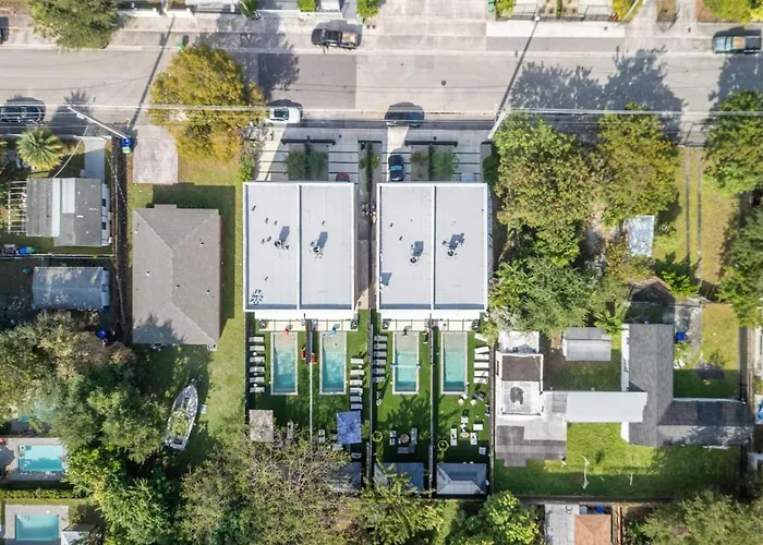 3Br Vibrant Havana Villa In Miami, Pool, Grill, Backyard