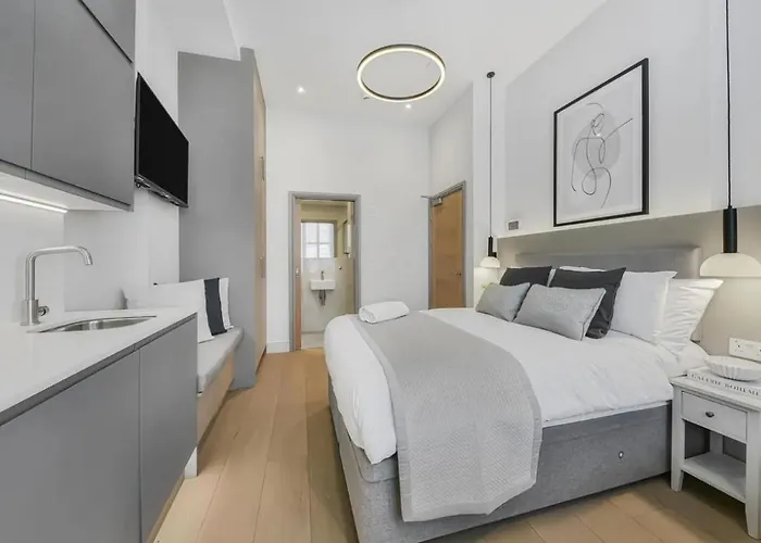 Lovely Studio With Terrace In The Heart Of London