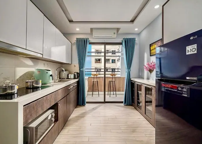 Ocean View 2Bedrooms Apartment & Balcony - 2 Min Walk To Beach Đà Nẵng
